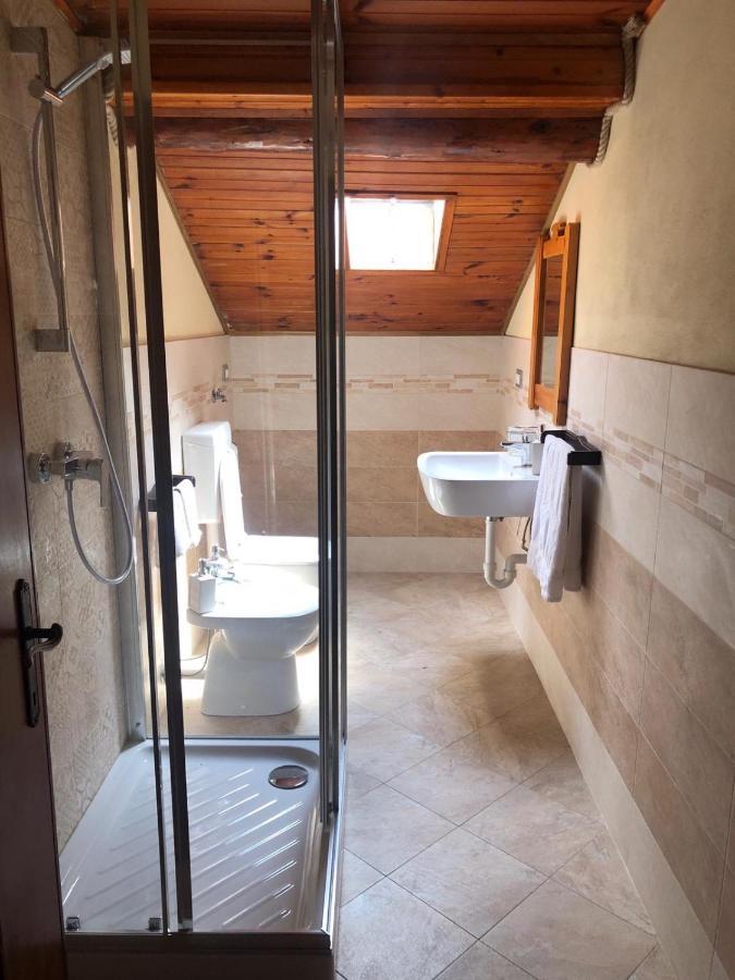 La Mansarda Di Casa Vacanze La Vite Bordogna Exterior foto